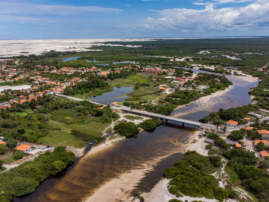 Vista aérea de Santo Amaro, próxima à entrada do Parque Nacional dos Lençóis Maranhenses